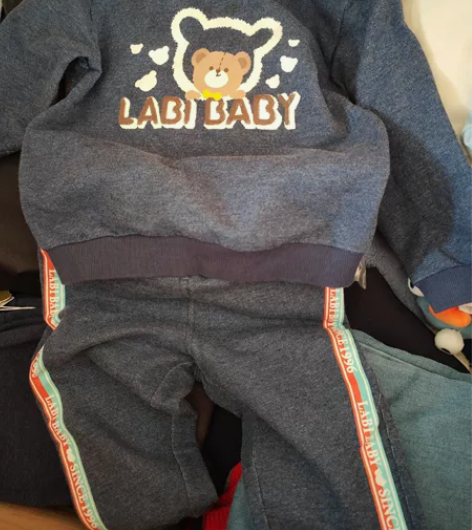 拉比春秋套装,好舒服,上衣90裤子是80。...