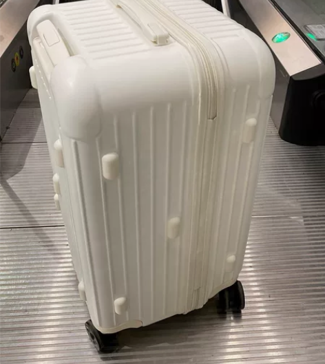 想换个行李箱 这个不想用了 闲置出 22寸...