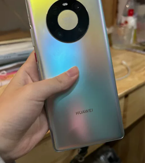 华为mate40pro 买了一年 内屏有点...