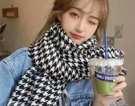 百搭千鸟格时尚保暖针织围巾 全新包邮不议价...