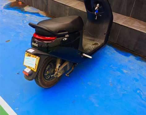 出九号e80c，落地不到3个月，车壳些许刮...