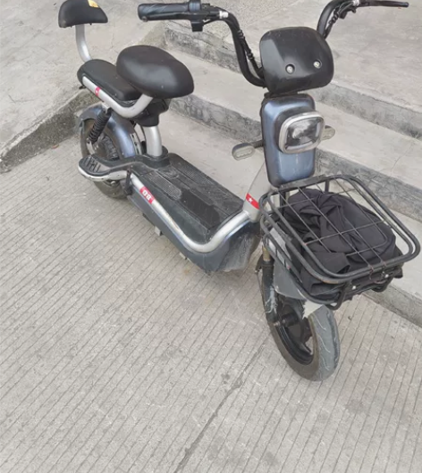 本人转让一台台铃48V20a车架无发票 感...