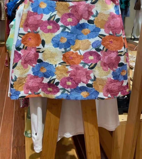 爱依服，半身裙，A字裙，s码，m码，全新带...