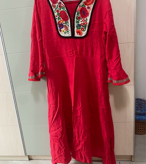 民族风裙子 之前去云南旅游实体店买的 感兴...