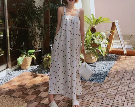 ins风波点度假连体裤 显高 感兴趣的话点...