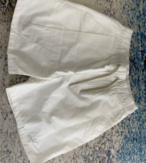 闲置物品：纯色短裤L码（偏小）适合体型较瘦...