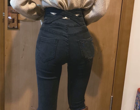 ?另一家高腰牛仔裤女后背交叉设计三粒扣黑色...