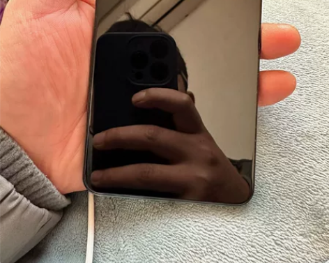 出闲置机今年4月底买的，有原装盒子，爽快的...