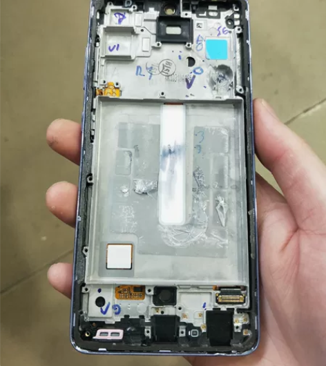 三星A52屏幕5g版中框，外观还行，就下面...
