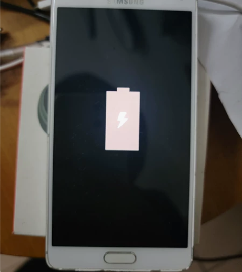 三星Note4 屏幕好的，电池不行，零件价...