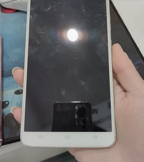 出售vivo x520l 原装没修过  包...