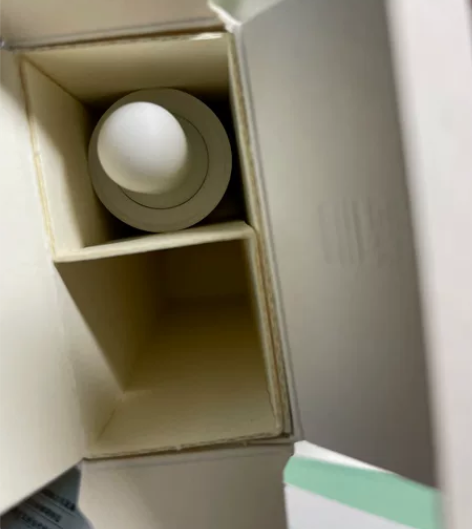 至本特安修护密集精华，出一支新的，老版的有...