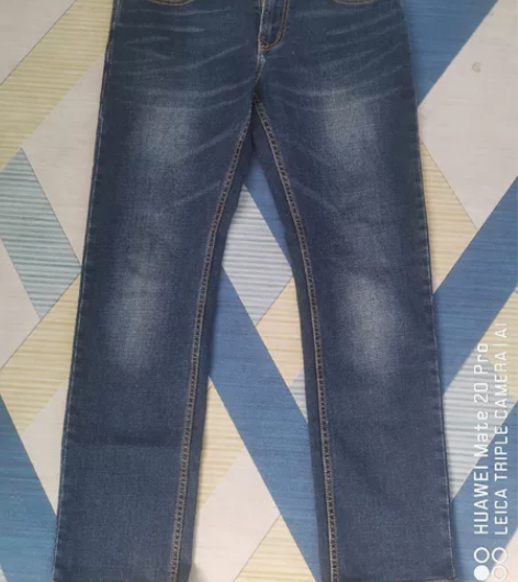 骆驼户外修身小直筒牛仔裤出售，没穿过，吊牌...