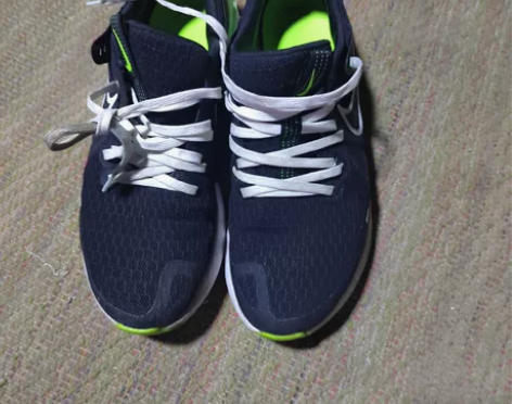 耐克男士运动鞋。 感兴趣的话点“我想要”和...