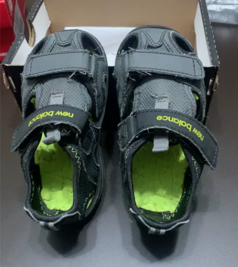 新百伦儿童风凉鞋，内长145 感兴趣的话点...