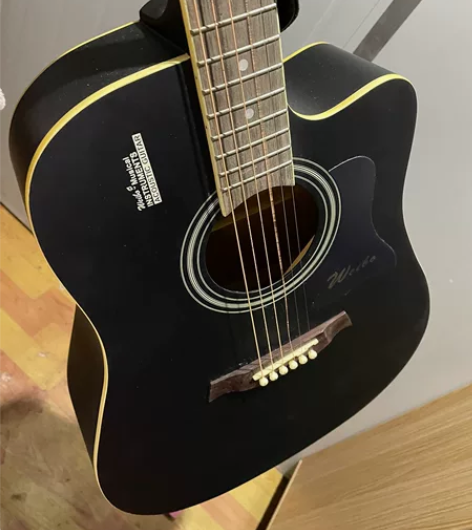 9.9新闲置吉他，仅做活动弹过几次，要的带...