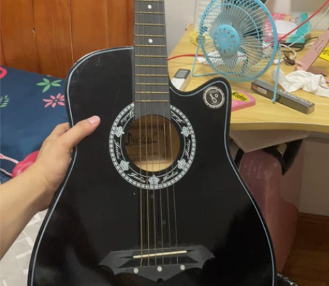 杰丽斯入门吉他，买来就基本没动过，便宜出了...