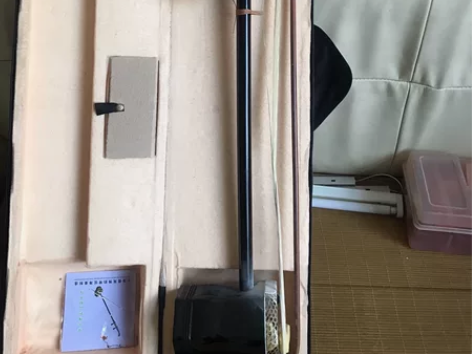 二胡九五成新，有定音器、微调、松香、备用琴...