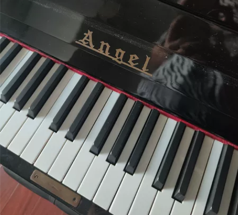自己娃闲置钢琴，7成新 感兴趣的话点“我想...