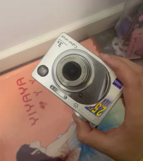 便宜出索尼相机 索尼ccd 型号是索尼w1...