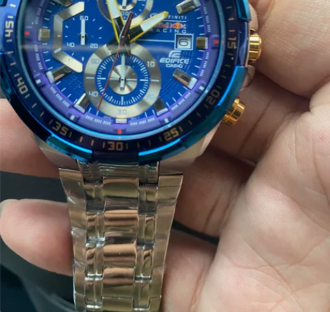 卡西欧，全新别人送的，一次没戴过，膜还没撕...