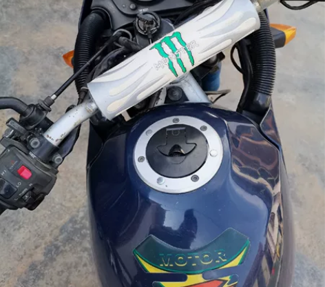 川崎kle异步双缸250越野拉力摩托车，刹...