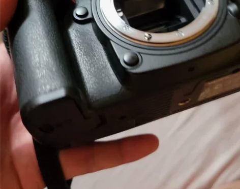 纠结了很久，还是决定换微单了，灭门尼康D7...