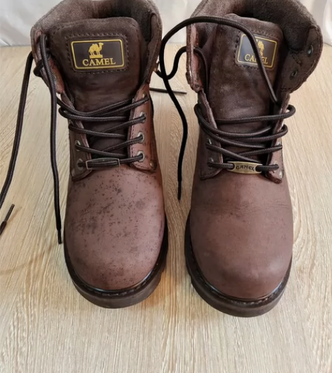 骆驼正品，40码，8成以上新，纯皮高帮，鞋...