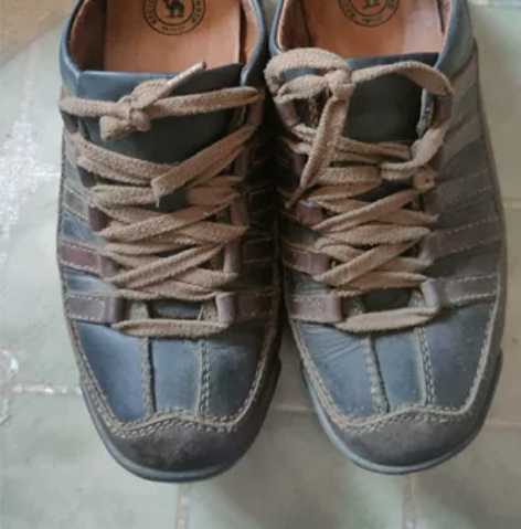 42码骆驼牌皮鞋 感兴趣的话点“我想要”和...