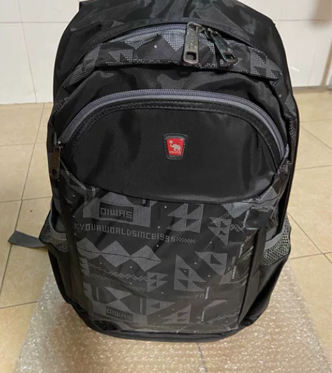 爱华仕大容量双肩包男女电脑背包旅行包旅游包...