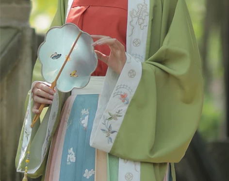 兰若庭汉服 宋制 百迭  此间春色 尺码如...