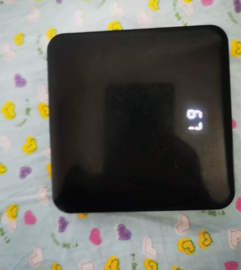京东购的充电宝，1w毫安。使用了一个月，正...