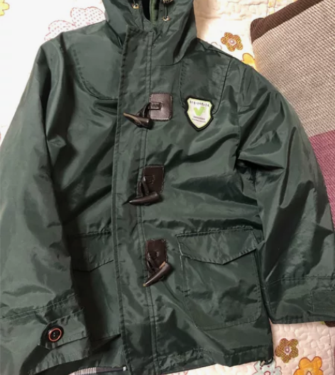 江宁开发区冬季校服，尺码： 130，风衣和...