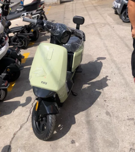小牛电动新品B2，都市版3999，速度40...