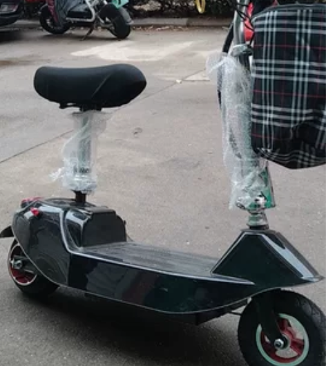 个人一手车,老人用不了转让全新 感兴趣的话...