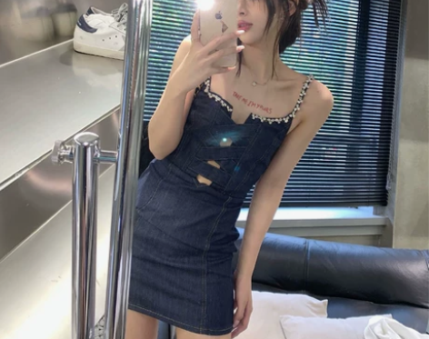 牛仔吊带连衣裙女夏法式气质小个子显瘦收腰设...