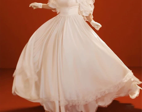 法式宫廷风轻婚纱新娘一字肩缎面公主裙花嫁港...