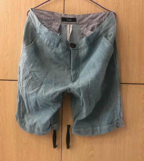 男款休闲短裤8成新，棉麻面料很舒服，很薄，...