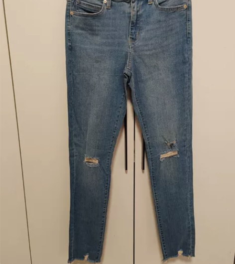 优衣库破洞小脚裤，牛仔裤。 M牛仔裤爱好者...