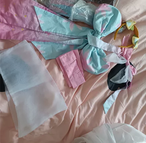 标价包邮婉莹带伞＋毛，衣服可换，花间舞可以...