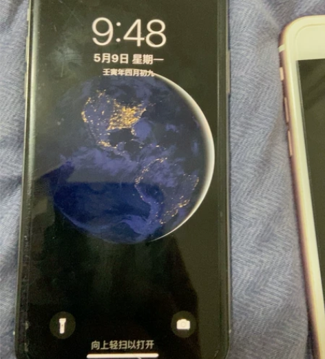 iPhonex256g银色 感兴趣的话点“...