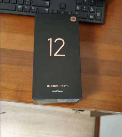 女朋友送的  ，个人原因没用，小米12 P...