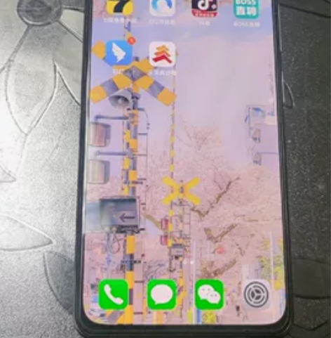 出一台红米k40 8+256 白色,所...