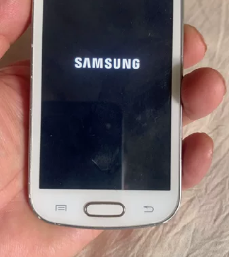 三星 l699电信手机，功能正常，原装充电...