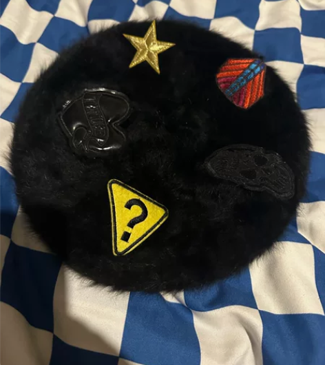 正品ONLY兔毛贝雷帽布贴装饰个性贝雷帽。...