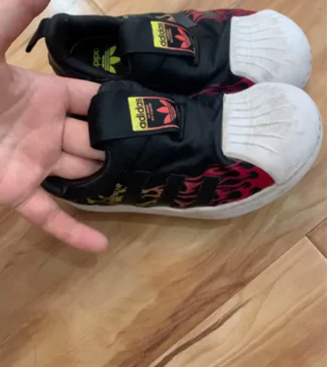 阿迪一脚蹬,内长17厘米,主要当室内鞋,鞋...