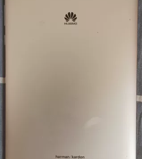 个人一手华为平板电脑，看个电影刷个快手玩个...