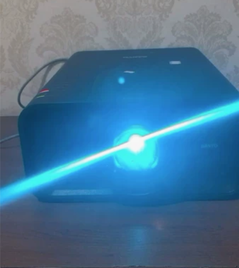 SANYO三洋投影机工程机PLC-XP20...