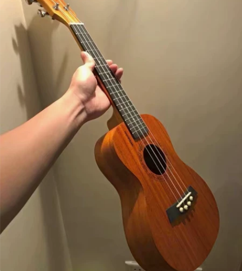 【低价出原价300多的尤克里里】低价转让原...