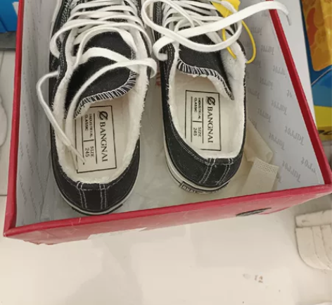 全新邦耐帆布鞋，孩子不愿意穿 感兴趣的话点...